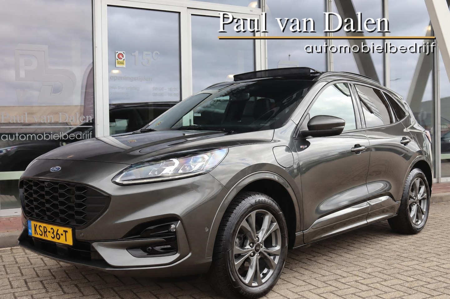 Ford Kuga - 2.5 PHEV 225PK AUTOMAAT ST-LINE X Panodak | Trekhaak | Navi | Winter/Driver Pack | Camera - AutoWereld.nl