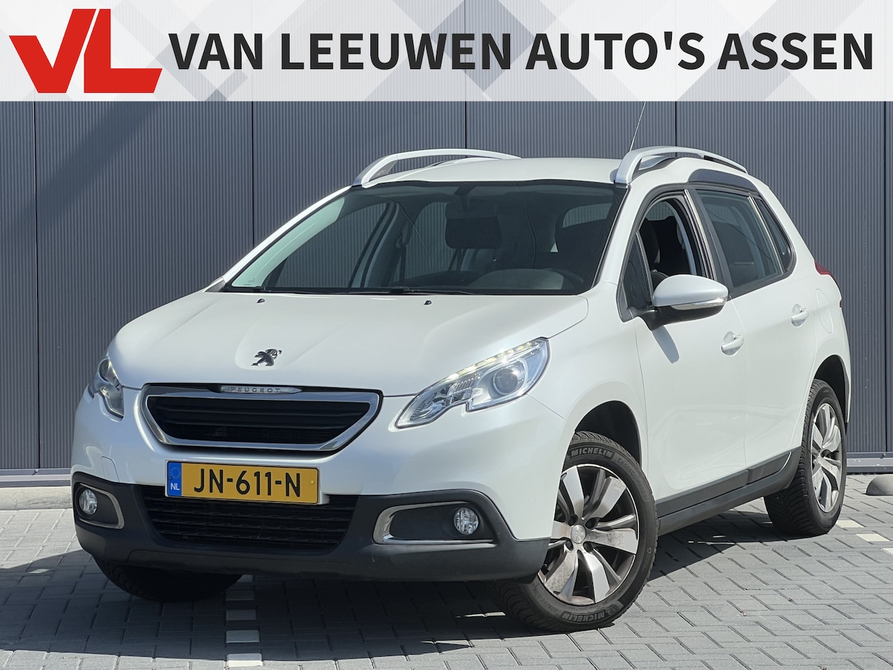 Peugeot 2008 - 1.2 PureTech Allure | Cruise | Navi | Trekhaak | - AutoWereld.nl