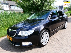 Skoda Superb - 1.8 TSI Elegance 161pk Leder Navi Schuifdak Xenon Trekhaak