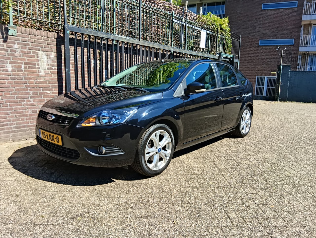 Ford Focus - 1.6 Ghia Met een APK en een NAP. - AutoWereld.nl
