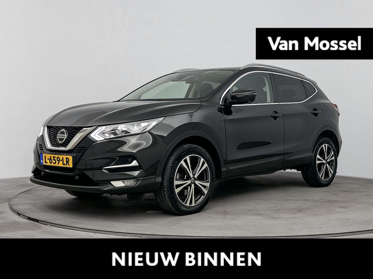 Nissan Qashqai - 1.3 DIG-T Design Edition 140PK | Panoramadak | Navigatie | 360 Graden Camera | Climate Con - AutoWereld.nl