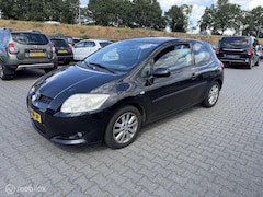 Toyota Auris - 1.6-16V Luna