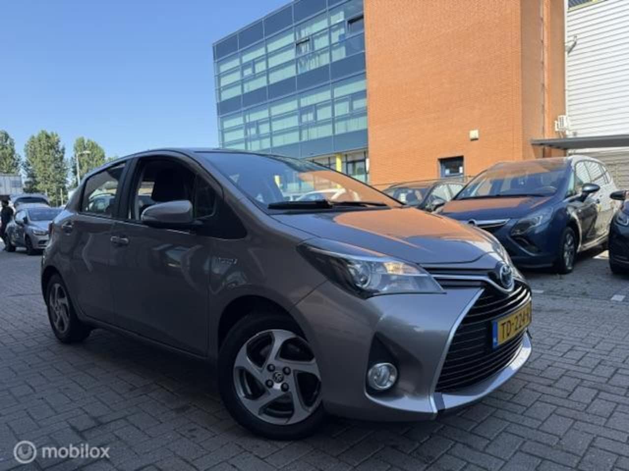 Toyota Yaris - 1.5 Hybrid Comfort Full option Camera Automaat - AutoWereld.nl