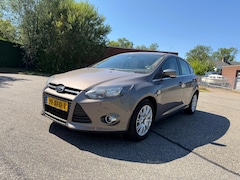 Ford Focus - 1.6 EcoBoost Titanium Half Ledere Bekleding* 2E eigenaar*dealer onderhouden* ijskoud airco