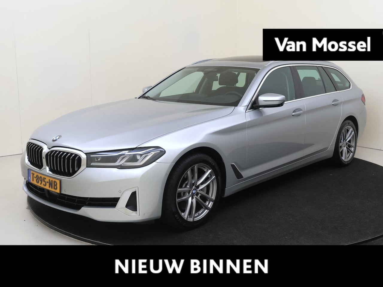 BMW 5-serie Touring - 530i High Executive | digitale cockpit | panoramadak | leder bekleding | eletrisch verstel - AutoWereld.nl