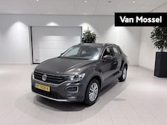 Volkswagen T-Roc - 1.0 TSI Style Origineel Nederlands | Trekhaak | Apple Carplay | Android Auto | Parkeersens