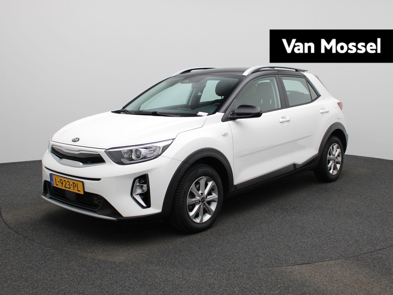Kia Stonic - 1.0 T-GDi MHEV DynamicLine | Apple Carplay / Android Auto | Parkeer sensoren | Navigatie | - AutoWereld.nl