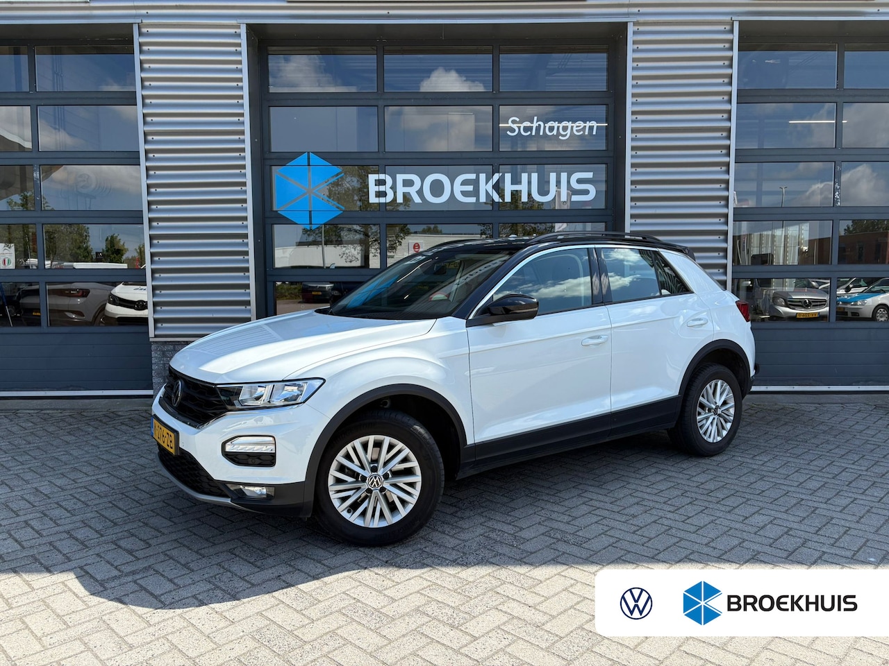 Volkswagen T-Roc - 1.5 TSI 150 pk Style 7-DSG | Achteruitrijcamera | Cruise control adaptief | LED koplampen - AutoWereld.nl