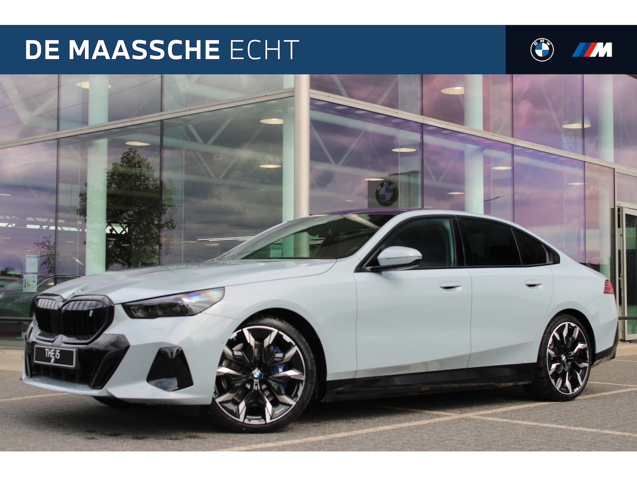 BMW i5 - eDrive40 M Sport / Panoramadak / Trekhaak / Comfortstoelen / Bowers & Wilkins / Parking As - AutoWereld.nl