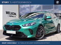 BMW 1-serie - 120 M Sport Automaat / Panoramadak / Sportstoelen / M Adaptief onderstel / Achteruitrijcam