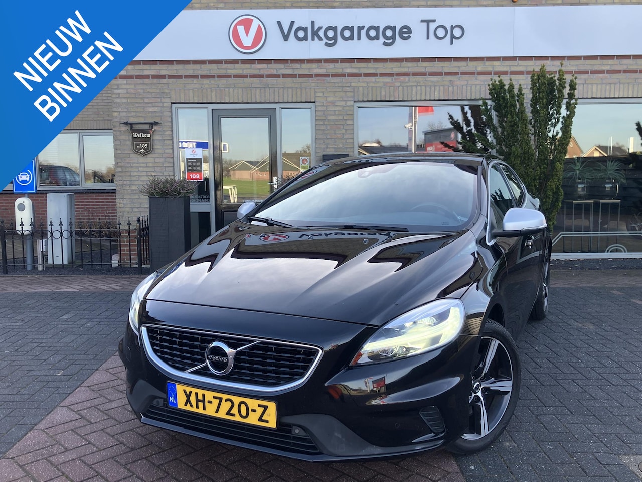 Volvo V40 - 1.5 T3 Polar+ Sport | R-Design | Pano | Leder | NAP - AutoWereld.nl