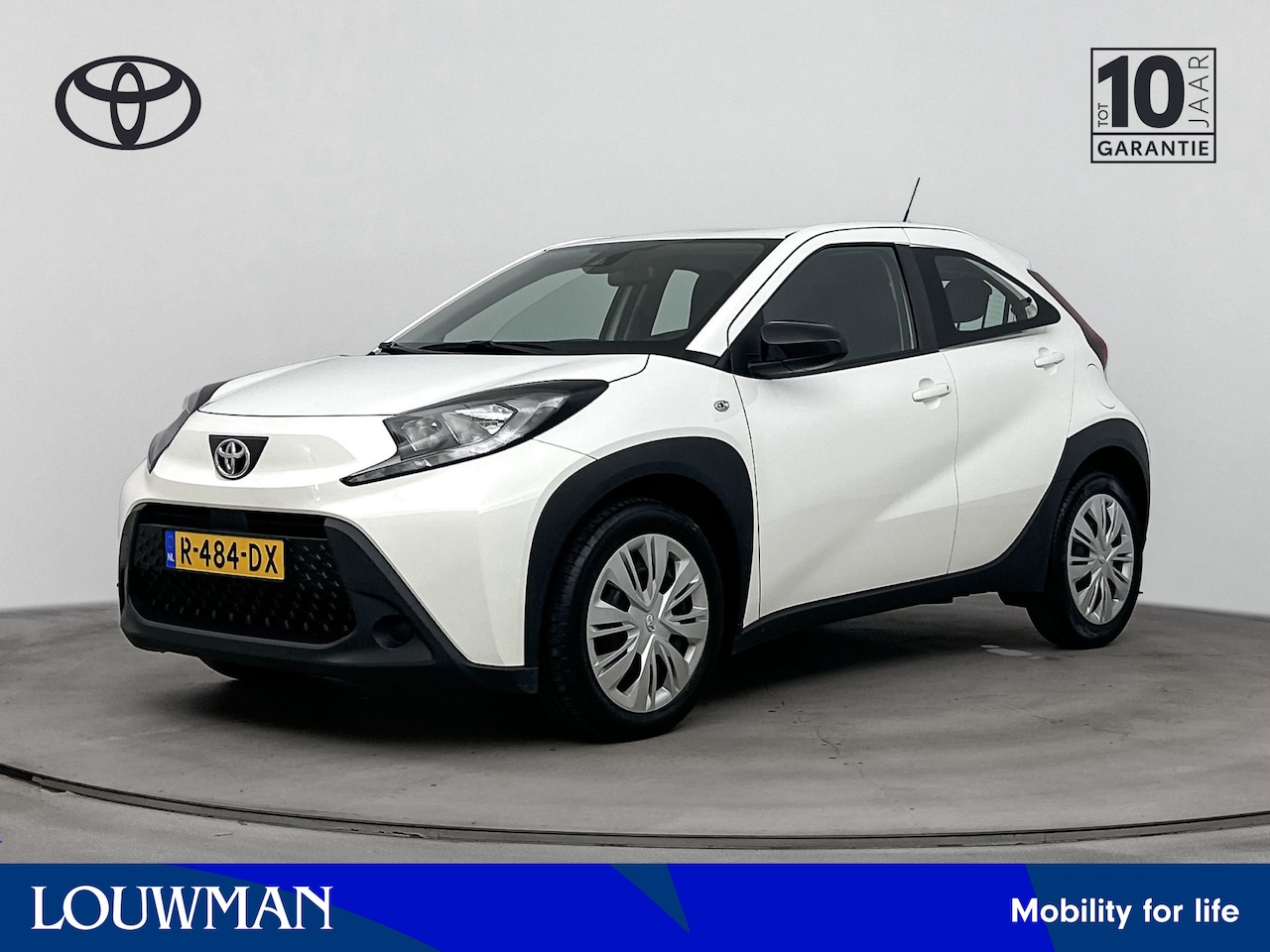 Toyota Aygo X - 1.0 VVT-i MT Play | Parkeercamera | Apple Carplay/Android Auto | Airco | - AutoWereld.nl