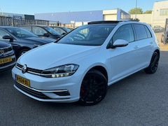 Volkswagen Golf - 1.4 TSI Business R /Pano/PDC/Virtual