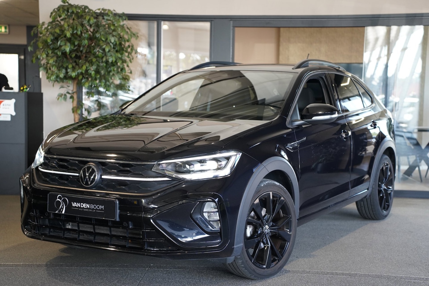 Volkswagen Taigo - 1.0 TSI 2x R-Line DSG Black Style IQ Matrix Led Virtual Navi - AutoWereld.nl