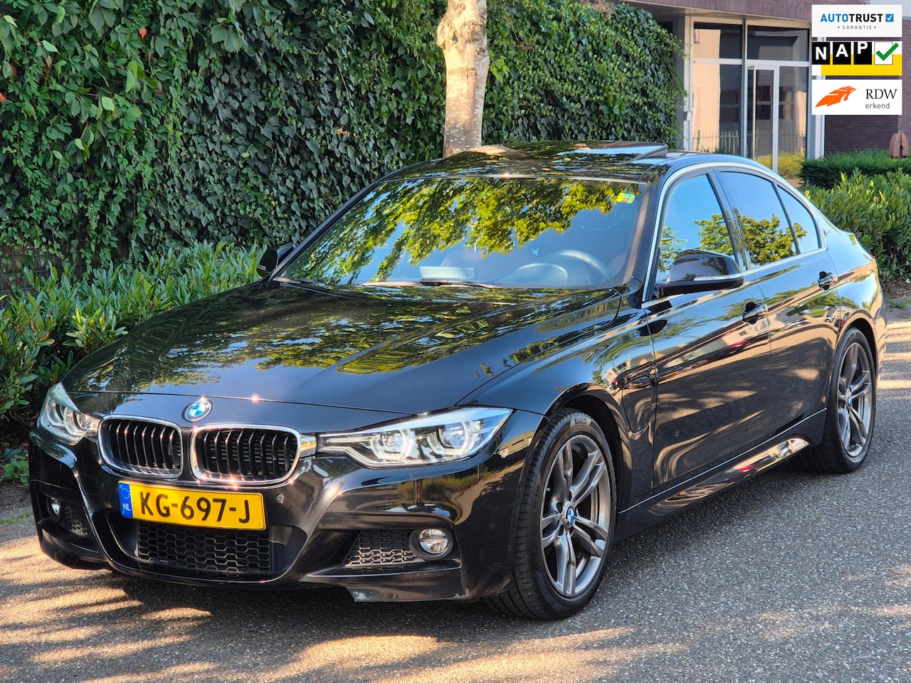 BMW 3-serie - 330e M Sport Apple CarPlay Schuifdak NL NAP 100% dealer onderhouden Line Assist Keyless 33 - AutoWereld.nl