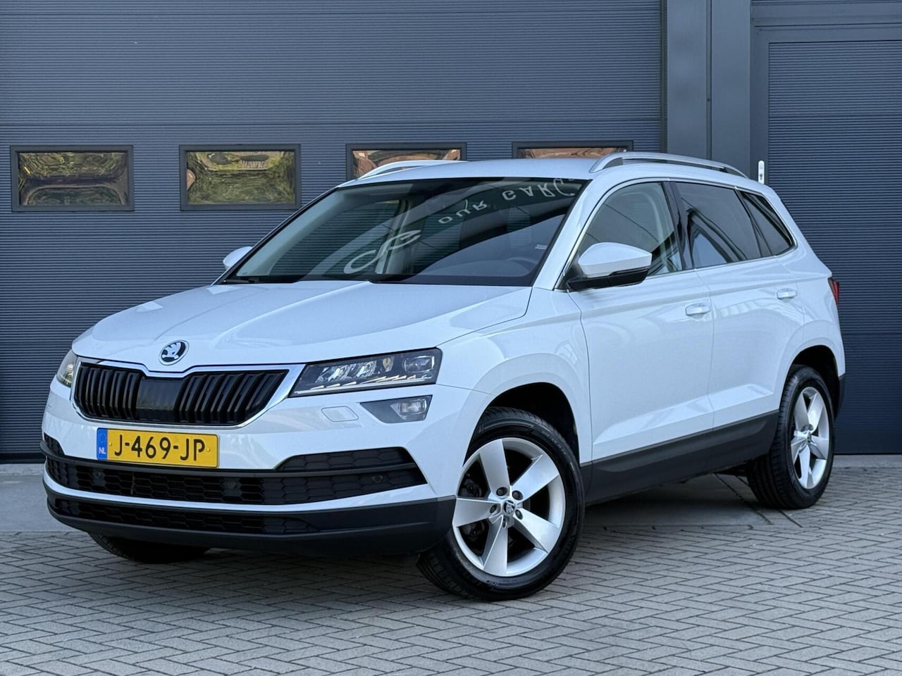 Skoda Karoq - 1.5 TSI ACT Business Edition|DSG|ACC|Camera|Trekhaak - AutoWereld.nl