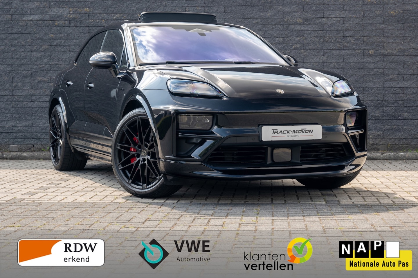 Porsche Macan - Turbo 100 kWh BTW 21% Black Pano - AutoWereld.nl