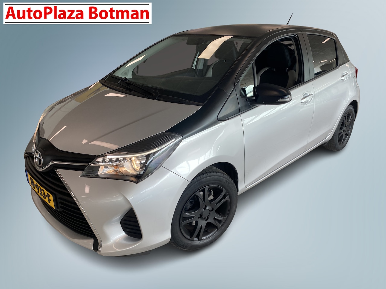 Toyota Yaris - 1.3 VVT-i Aspiration Bi-Tone | Trekhaak - AutoWereld.nl