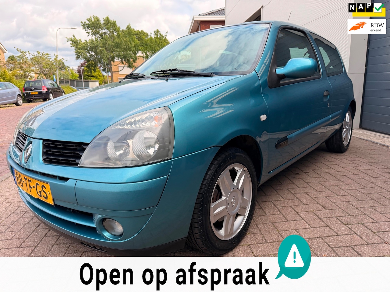 Renault Clio - 1.2-16V Community/Cruise-c/Airco ijskoud/Elek-pakket/Lmv/Trekhaak - AutoWereld.nl