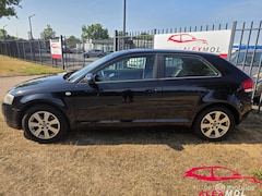 Audi A3 - 1.6 Attraction Pro Line Business schade