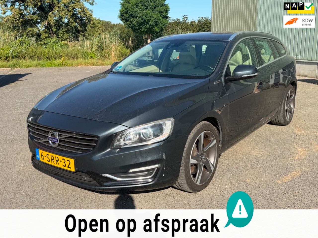 Volvo V60 - 2.4 D6 AWD Plug-In Hybrid Summum/Leder/Trekhaak/Open dak - AutoWereld.nl