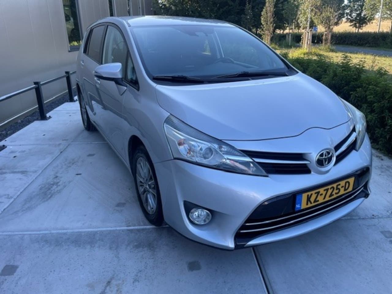 Toyota Verso - 1.8 16v VVT-i Dynamic 7P - AutoWereld.nl