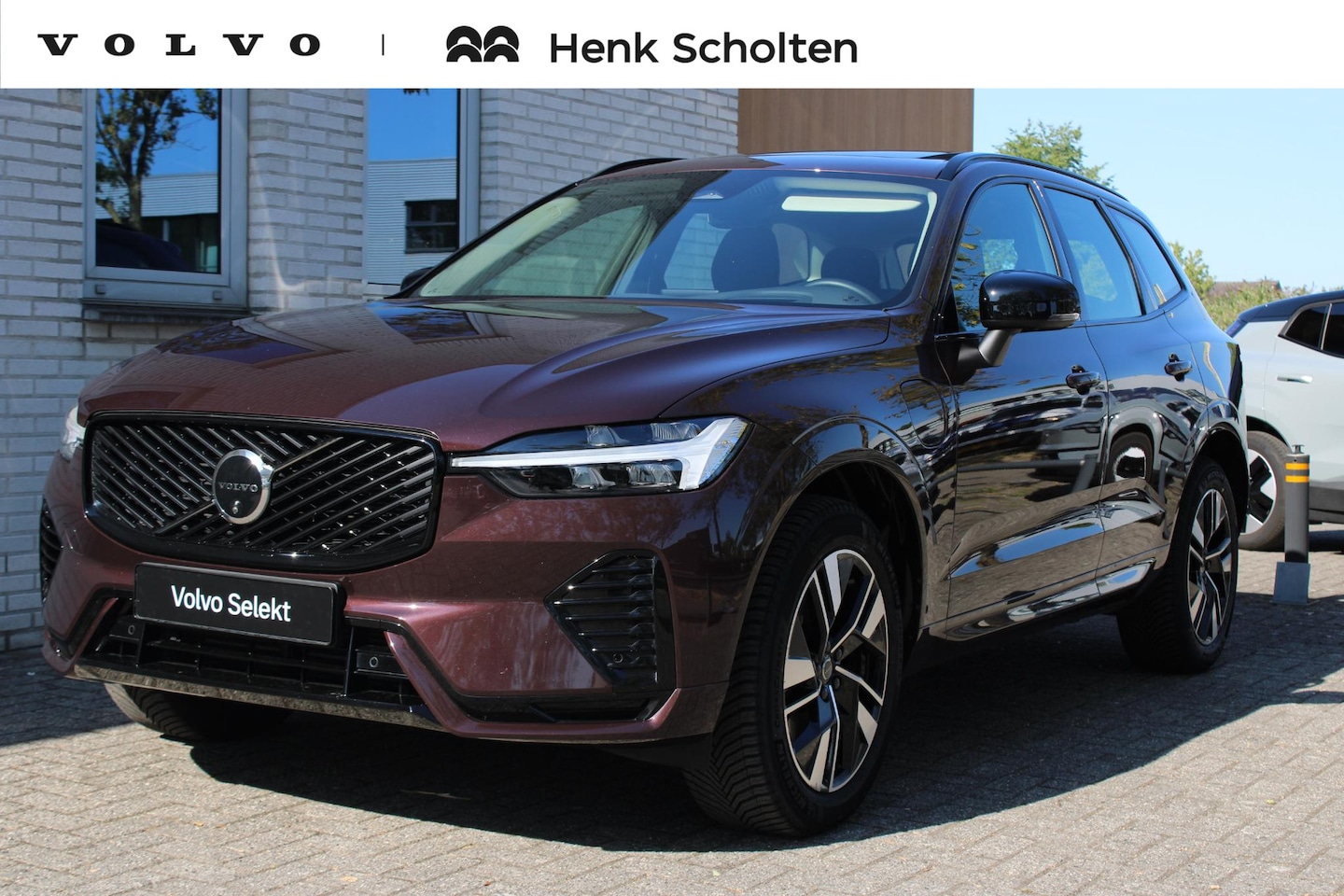 Volvo XC60 - T6 Plug-in hybrid AWD Plus Dark | Trekhaak | Panoramadak | 360 graden camera | Head up dis - AutoWereld.nl