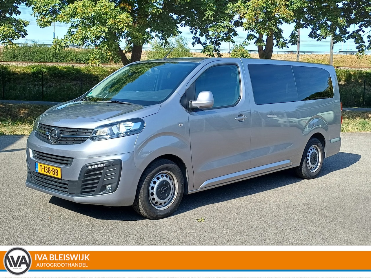 Opel Vivaro Combi - 2.0 CDTI L3H1 AUTOMAAT 145 PK | 9 PERS | NAVI | PDC ACHTER | TREKHAAK | EXTRA WINTERSET | - AutoWereld.nl