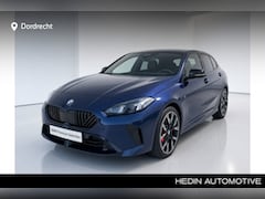 BMW 1-serie - 120 M-Sport Pro | Zwart dak | Harman Kardon | Privacy Glass | 19" | Premium Pack