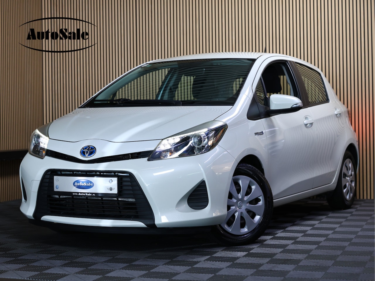 Toyota Yaris - 1.5 Full Hybrid Comfort CLIMA RADIO AUTOMAAT "14 - AutoWereld.nl