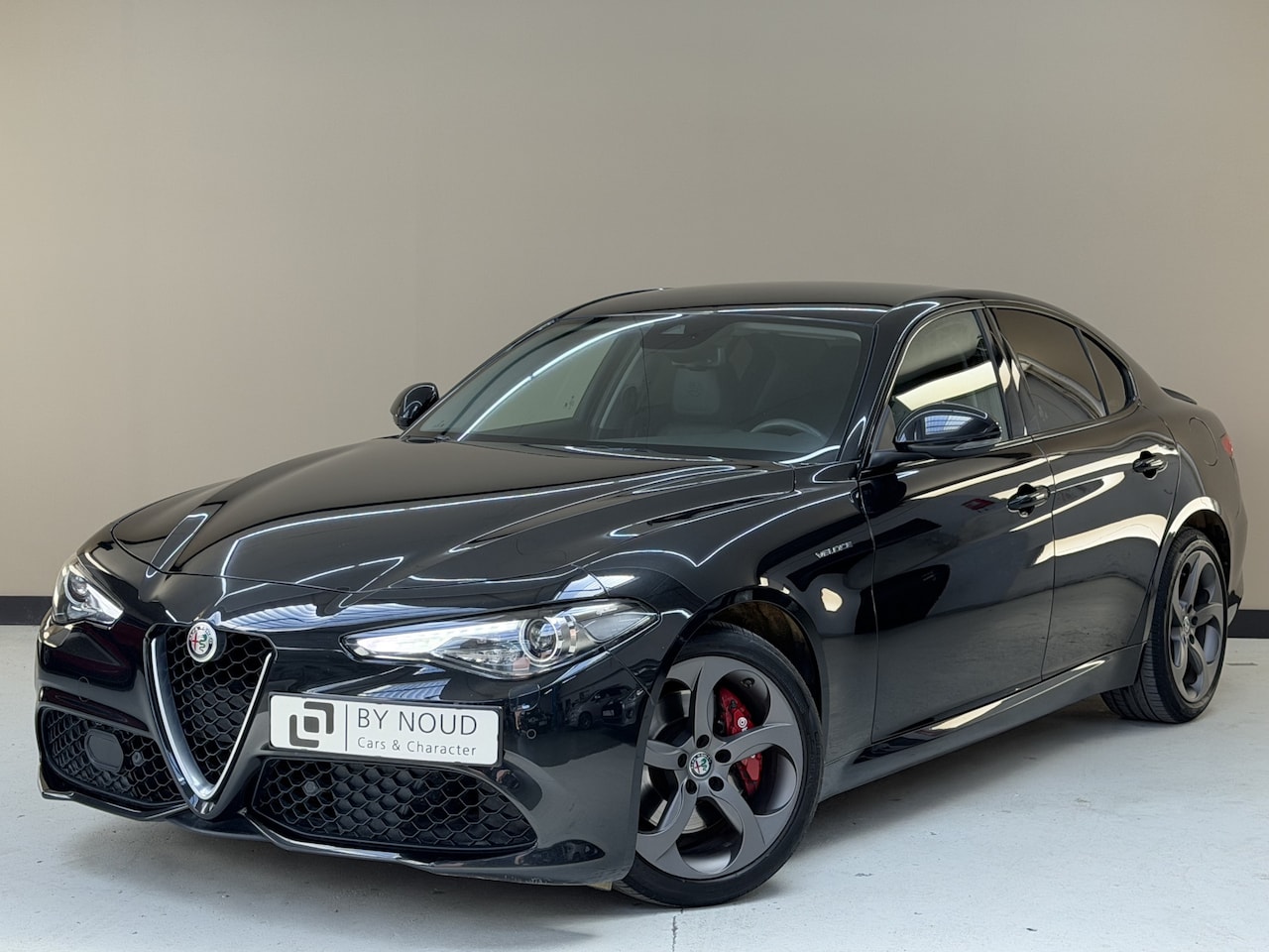 Alfa Romeo Giulia - 2.0 T Q4 Veloce, 280Pk, 2017, 2de eigenaar, Volledige historie, Sport interieur, Adaptief - AutoWereld.nl