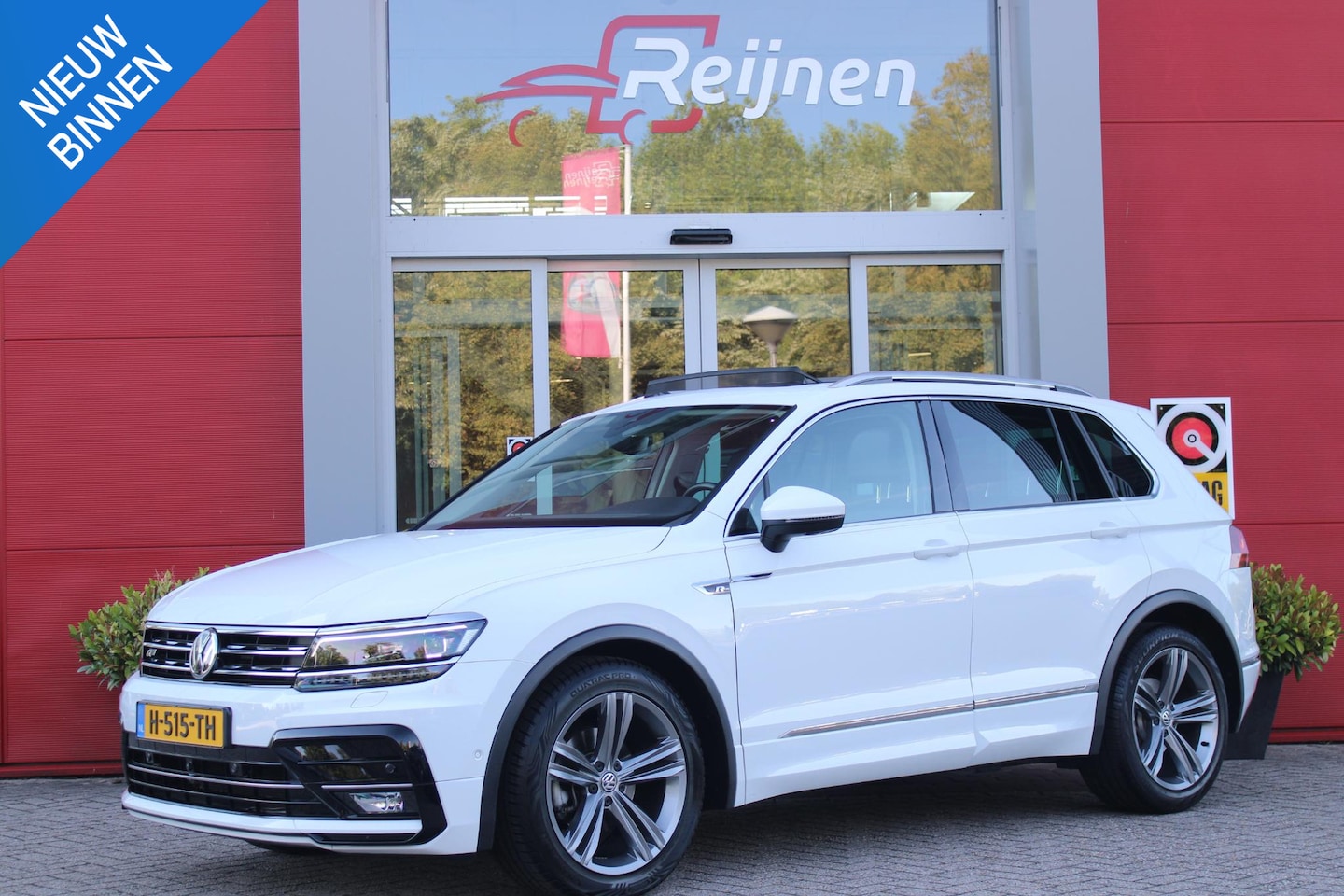 Volkswagen Tiguan - 1.5 TSI 150PK AUTOMAAT HIGHLINE BUSINESS R | PANORAMA SCHUIF/KANTEL DAK | LEDEREN BEKLEDIN - AutoWereld.nl