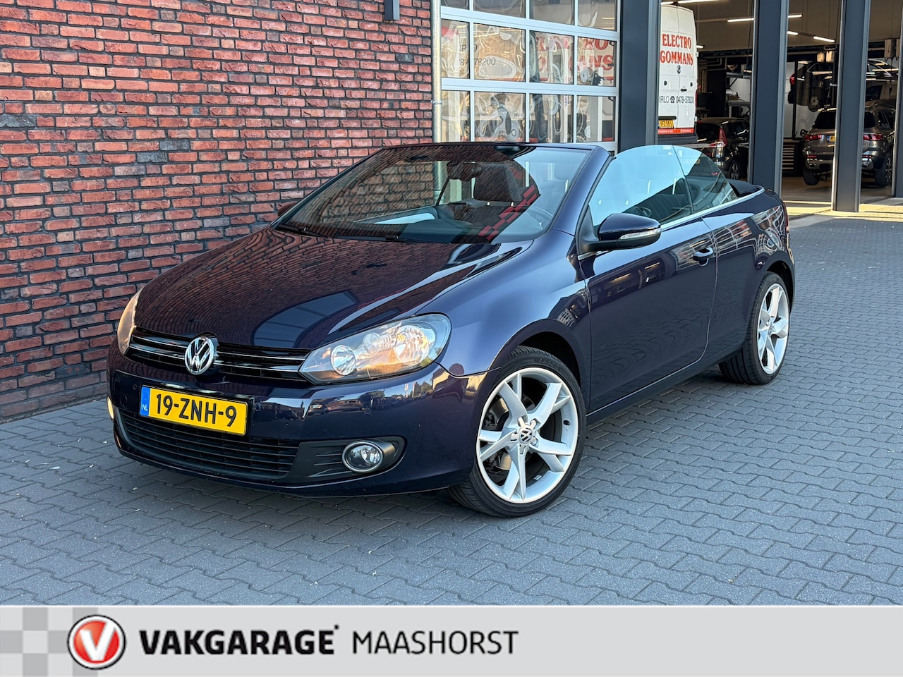 Volkswagen Golf Cabriolet - 1.2 TSI BlueMotion Cabriolet ParkeerSensoren/Clima/Airco/LM-18" - AutoWereld.nl