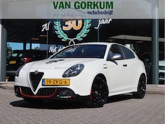Alfa Romeo Giulietta - 1.4 T Business Executive Airco / Elekramen / Stuurbekr / Xenon / Leder / Camera / Keurig o