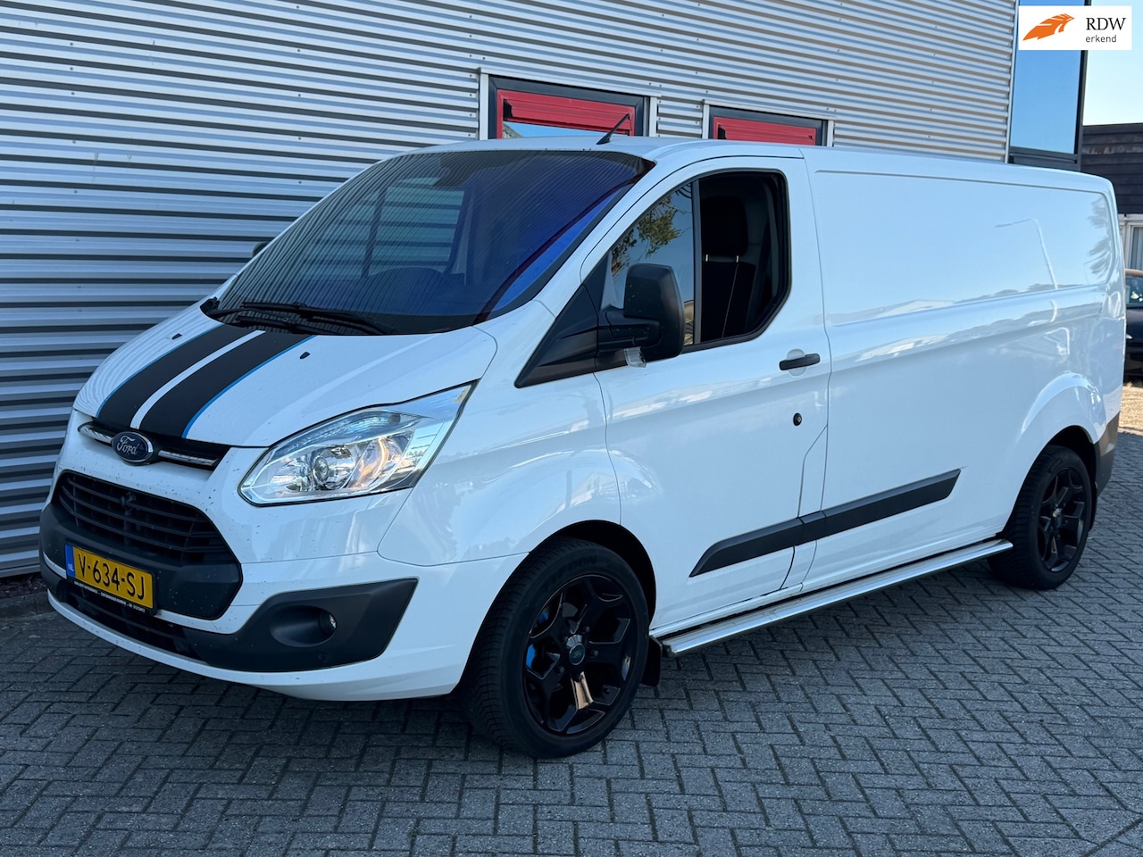 Ford Transit Custom - 290 2.2 TDCI L2H1 Ambiente Airco - AutoWereld.nl