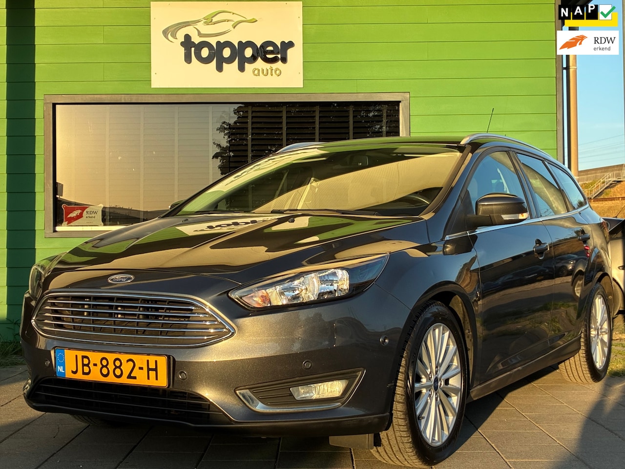 Ford Focus Wagon - 1.0 Titanium|2e Eigenaar|Navigatie|CruiseControl|Climatronic|PDC|Nieuwe APK|NAP| - AutoWereld.nl
