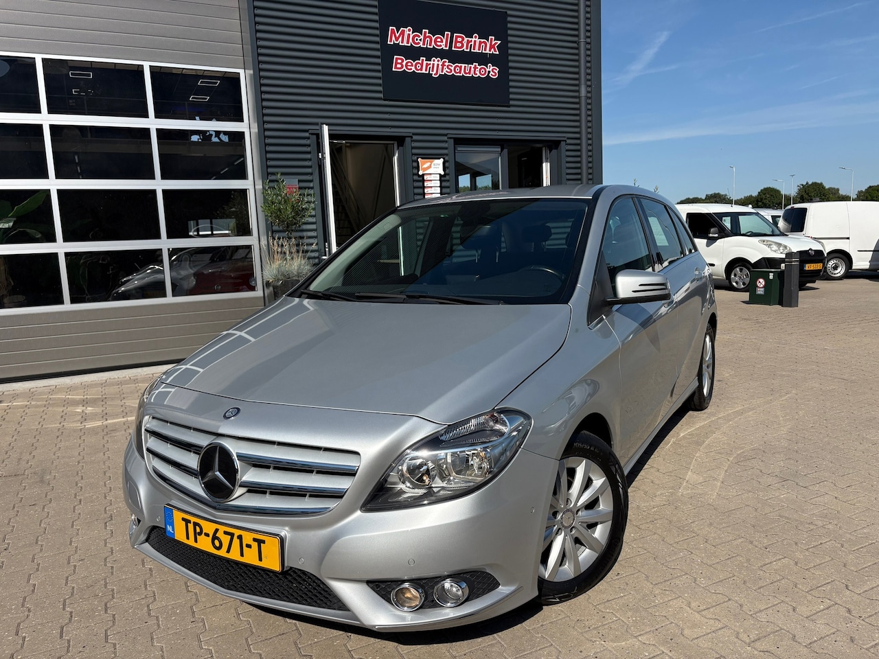 Mercedes-Benz B-klasse - 180 Prestige Automaat - AutoWereld.nl