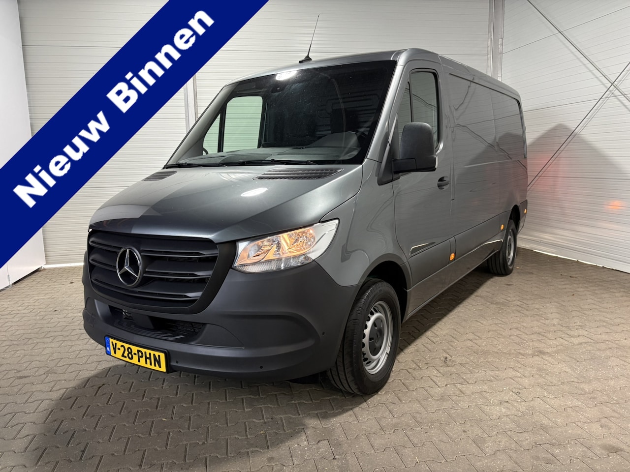 Mercedes-Benz Sprinter - 317 1.9 CDI L2H1 RWD VVB491 Prijs zoals getoond - AutoWereld.nl