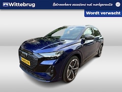 Audi Q4 e-tron - 40 S-Line 77 kWh / AUTOMAAT/ WARMTEPOMP/ DIGITAL DASH/ ALCANTARA&LEDER/ CLIMATE/ STOELVERW