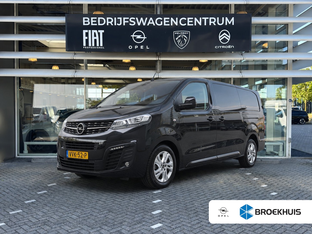 Opel Vivaro - 2.0 Diesel 180pk Automaat L3 DC | Bumpers in carrosseriekleur | Cruise control | LED dagri - AutoWereld.nl