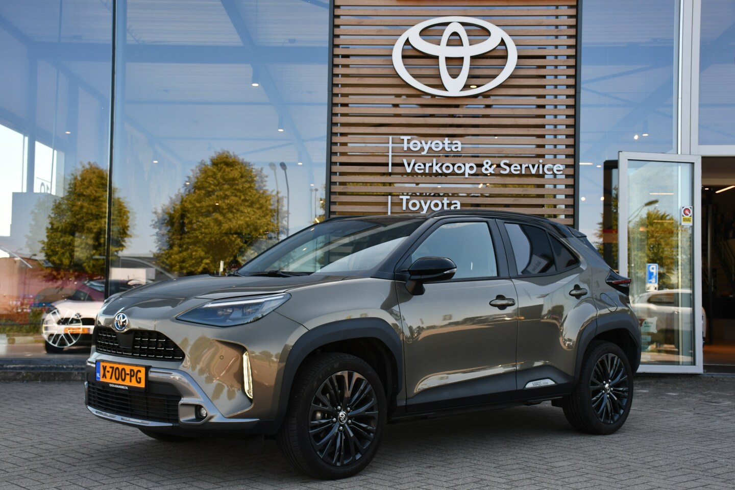 Toyota Yaris Cross - 1.5 Hybrid Adventure Automaat 116pk | BSM | PDC vóór- & achter | Trekhaak | JBL | Apple Ca - AutoWereld.nl