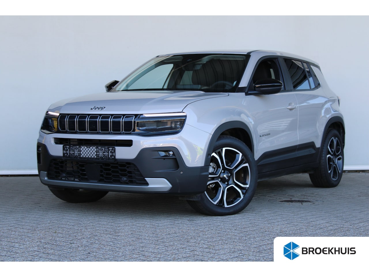 Jeep Avenger - Summit 54 kWh | Keyless start | Adaptieve cruise control | Draadloze telefoonlader | Apple - AutoWereld.nl