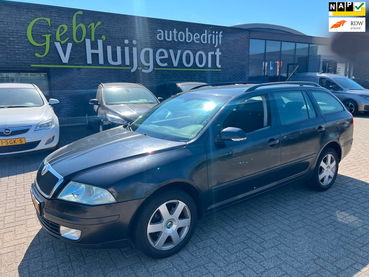 Skoda Octavia Combi - 1.9 TDI Elegance 1.9 TDI Elegance - AutoWereld.nl