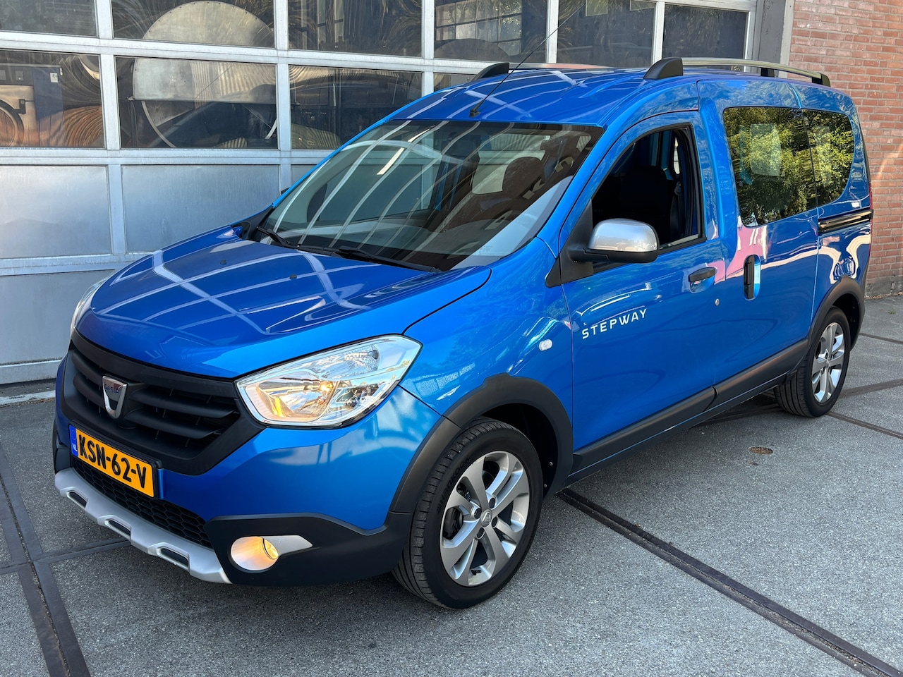 Dacia Dokker - 1.2 TCe S&S Stepway ,NAVI,AIRCO,LMV - AutoWereld.nl