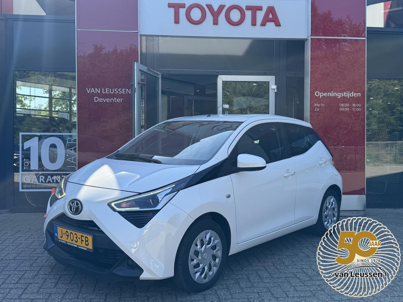Toyota Aygo - 1.0 VVT-i x-play CAMERA AIRCO 1E EIGENAAR CARPLAY - AutoWereld.nl