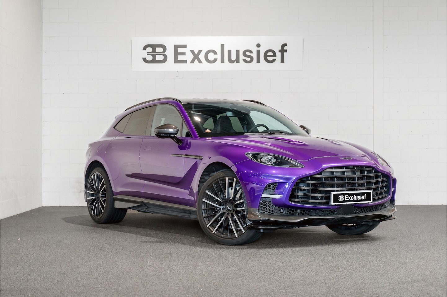 Aston Martin DBX - 4.0 V8 707 Purple Uniek! - AutoWereld.nl