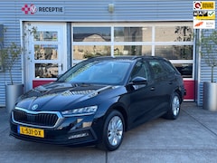 Skoda Octavia Combi - 1.0 e-TSI Business Edition / Automaat / Carplay / Elek-klep / Org Ned