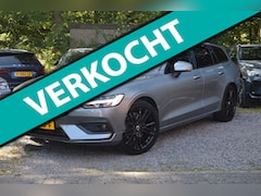 Volvo V60 - Black | Adaptive Cruise | Stoel + Stuur Verwarmd | Trekhaak | Camera | Verwarmde voorruit