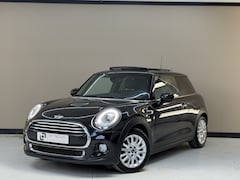 MINI 3-Deurs - 1.5 Cooper Chili, 136Pk, 2015, 2de eigenaresse, Panoramadak, LED koplampen, Parkeersensore