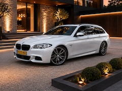 BMW 5-serie Touring - M550d xDrive High Exe. l Head-Up l Elek. trekhaak l Comfortstoelen l Harman/Kardon l Expor